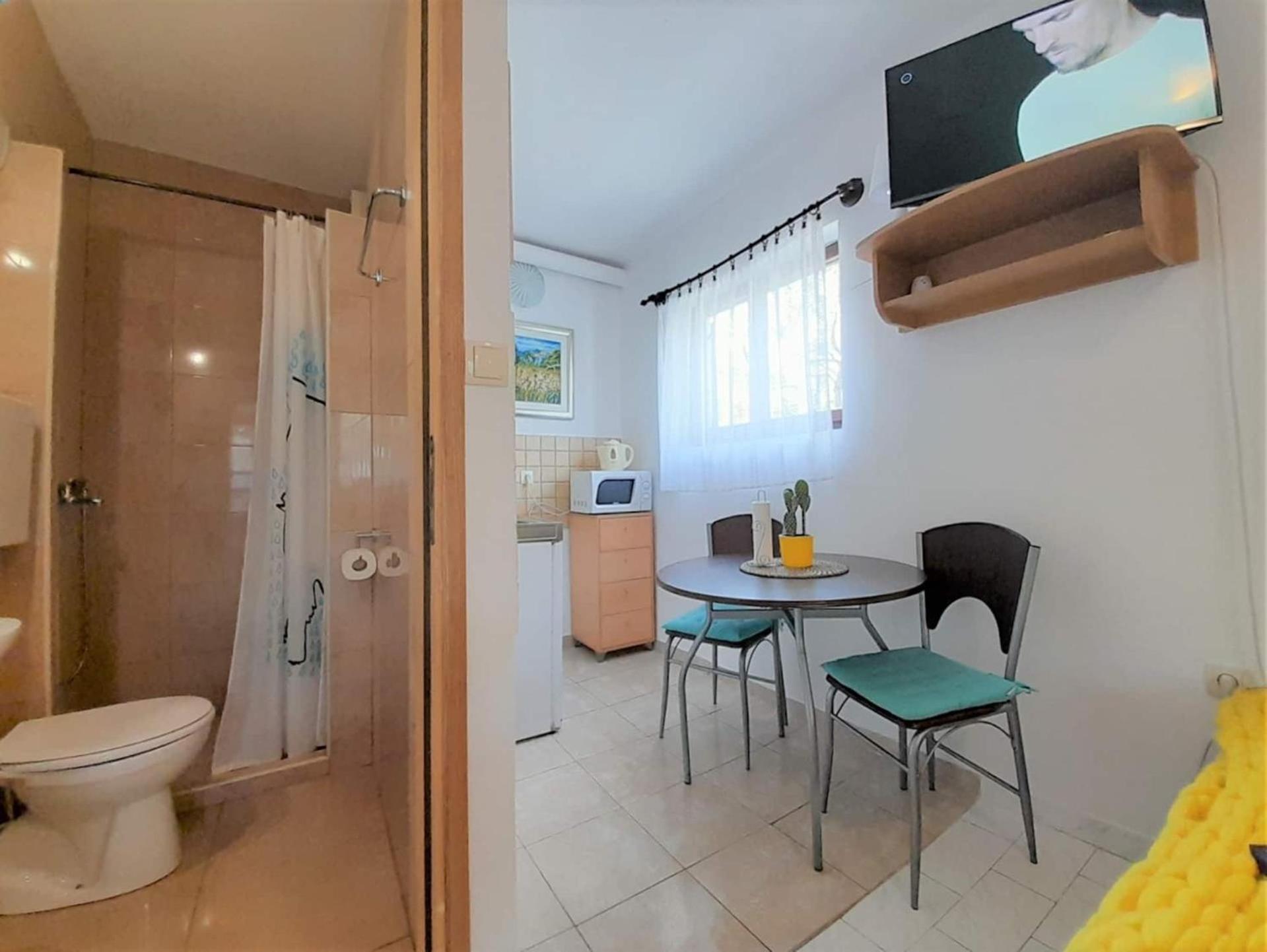 Lovely Studio Malina Close To The Beach Krk Town Exterior foto